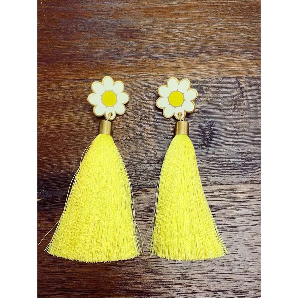 Little Arrow -‎ Daisy Tassel Earrings